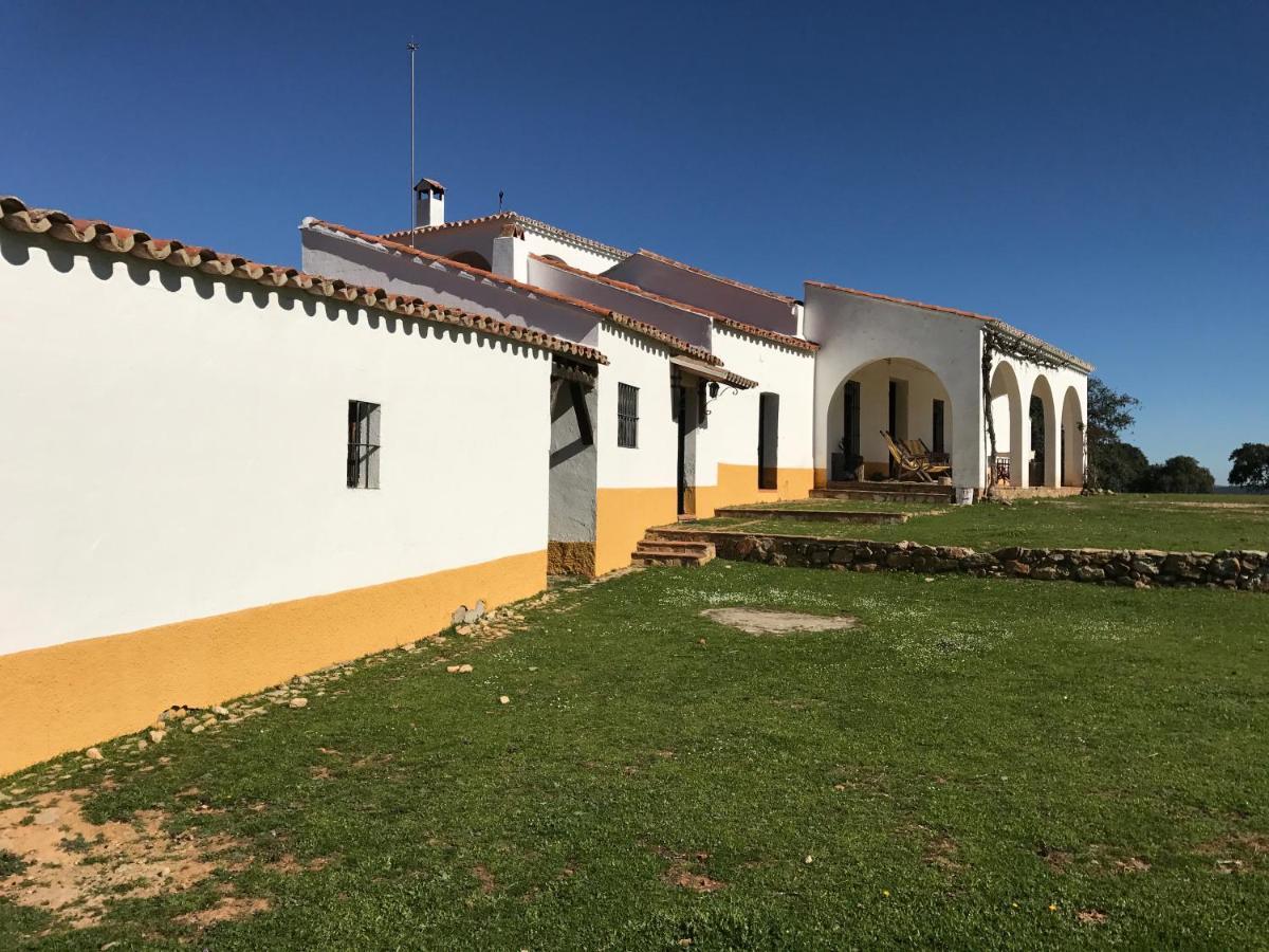 Casa Rural De La Finca Sierra Grande Hornachos Exteriör bild